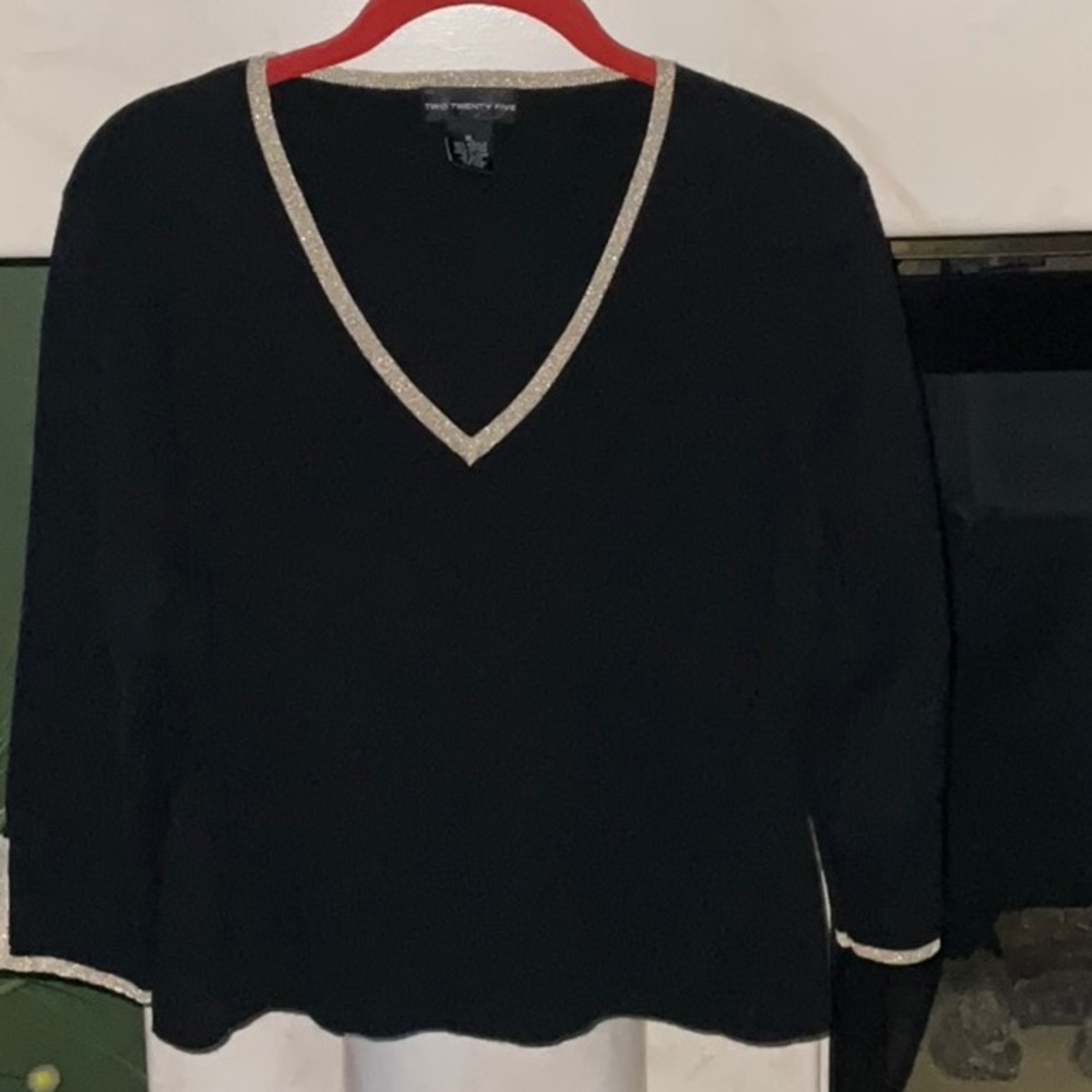 Two Twenty Five Pull Over Sweater Gold Tone Metallic Trim at V-Neck & Cuffs XL